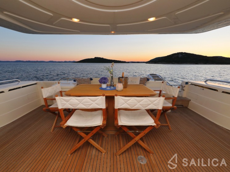 Ferretti 681 - Yacht Charter Sailica