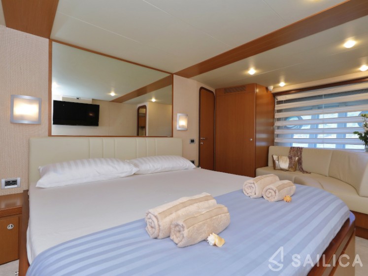 Ferretti 681 - Yacht Charter Sailica