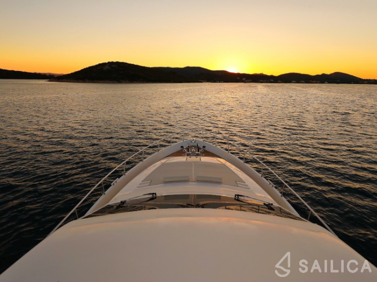 Ferretti 681 - Yacht Charter Sailica