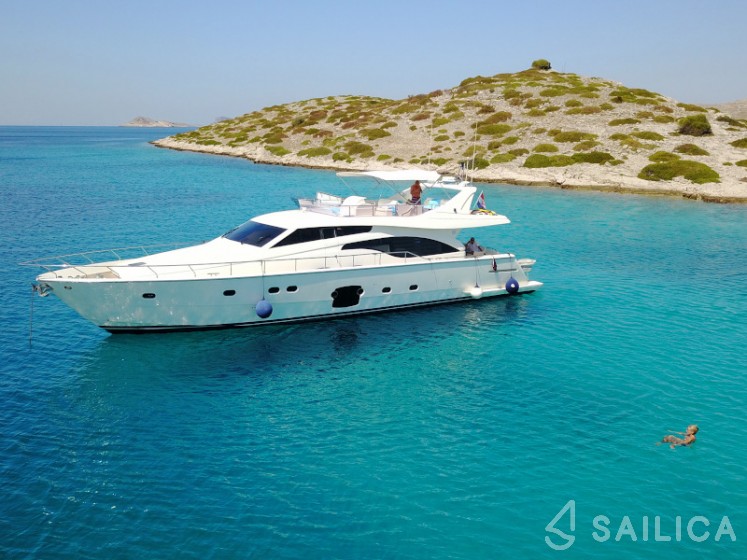 Ferretti 681 - Yacht Charter Sailica
