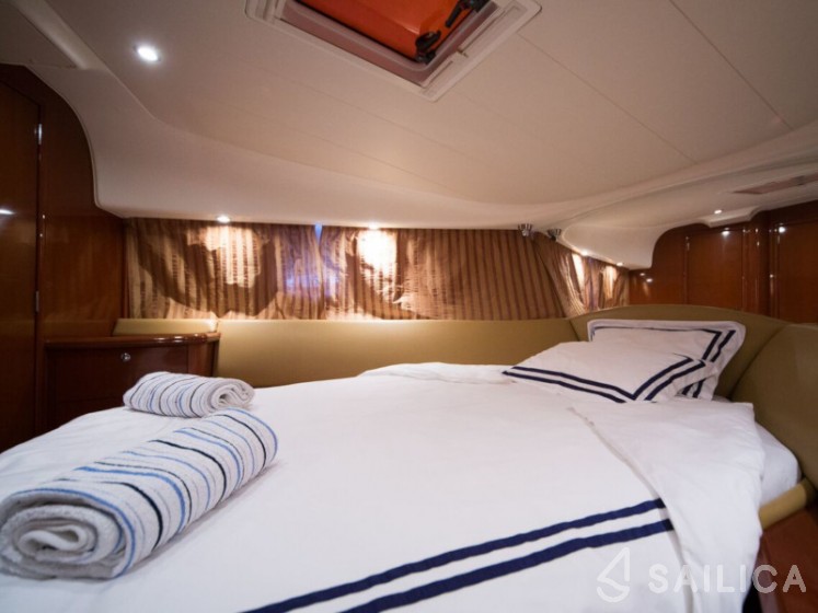 Prestige 36 - Yacht Charter Sailica