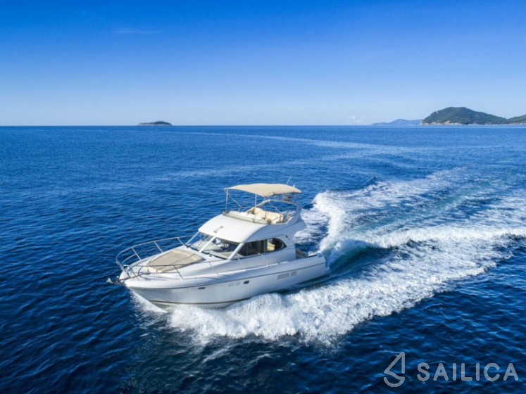 Prestige 36 - Yacht Charter Sailica