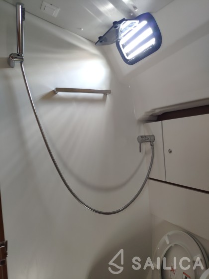 Jeanneau 51 - Yacht Charter Sailica
