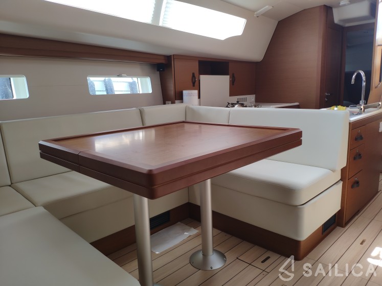 Jeanneau 51 - Yacht Charter Sailica