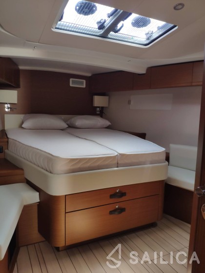 Jeanneau 51 - Yacht Charter Sailica