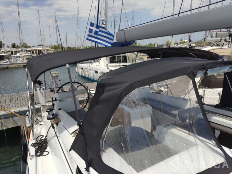 Jeanneau 51 - Yacht Charter Sailica