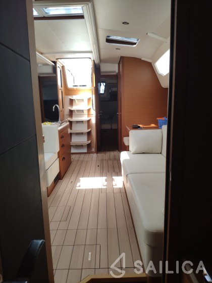 Jeanneau 51 - Yacht Charter Sailica