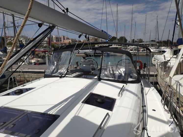 Jeanneau 51 - Yacht Charter Sailica