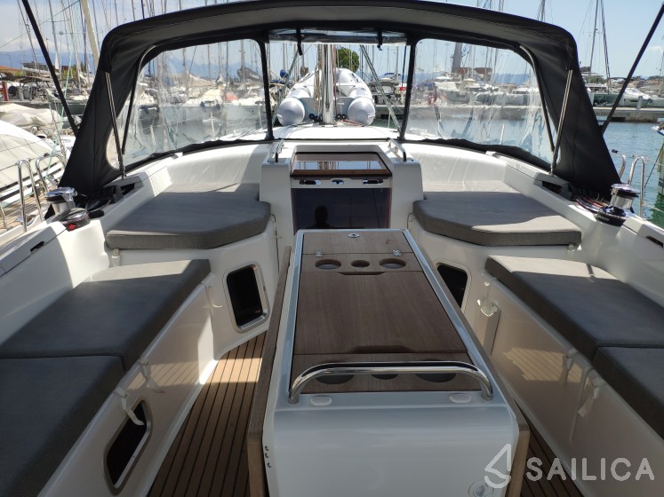 Jeanneau 51 - Yacht Charter Sailica
