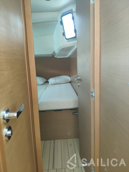 Jeanneau 51 - Yacht Charter Sailica