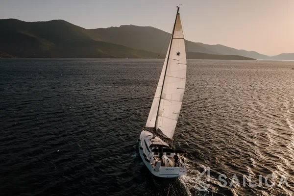Sun Odyssey 410 - Yacht Charter Sailica