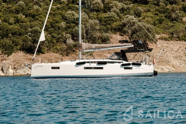 Sun Odyssey 410 - Yacht Charter Sailica