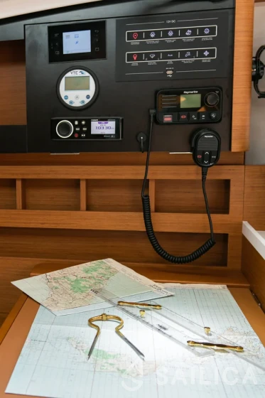Sun Odyssey 410 - Yacht Charter Sailica