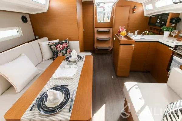 Sun Odyssey 410 - Yacht Charter Sailica