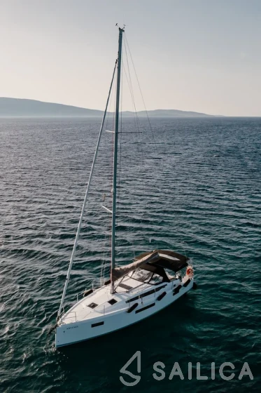 Sun Odyssey 410 - Yacht Charter Sailica