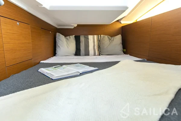 Sun Odyssey 410 - Yacht Charter Sailica