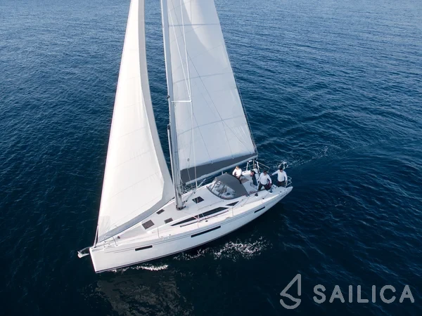 More 40 - Yacht Charter Sailica