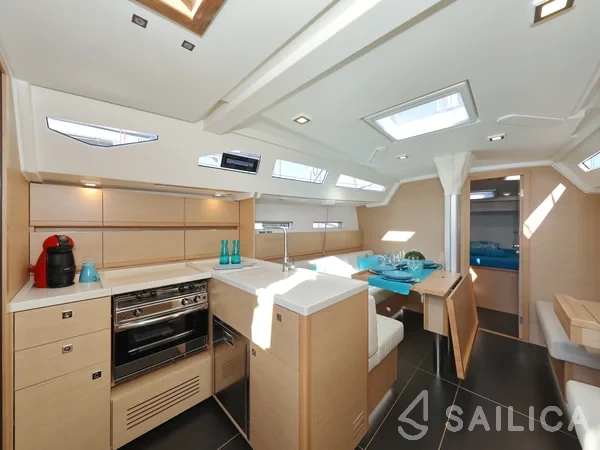 More 40 - Yacht Charter Sailica