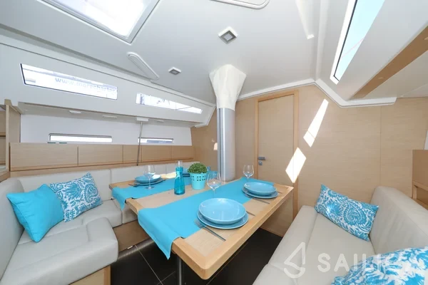 More 40 - Yacht Charter Sailica