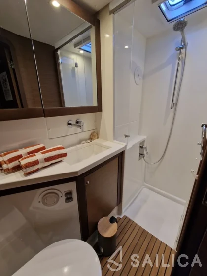 Lagoon 450 S - 4 + 2 cab. - Yacht Charter Sailica