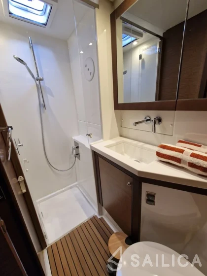 Lagoon 450 S - 4 + 2 cab. - Yacht Charter Sailica