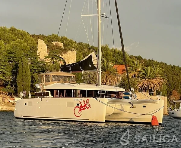 Lagoon 450 S - 4 + 2 cab. - Yacht Charter Sailica