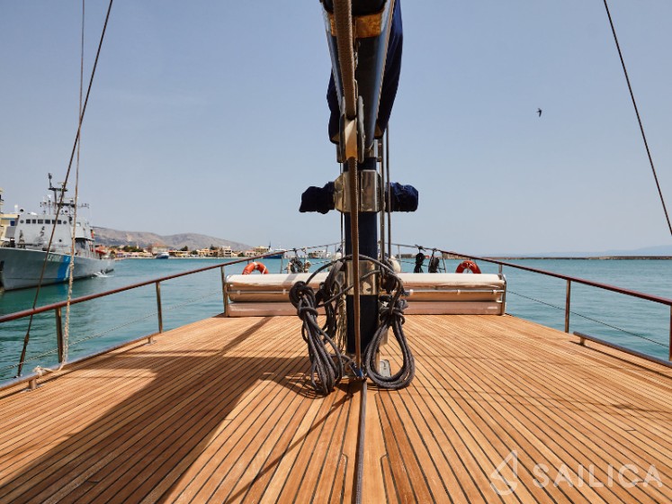 Gulet - Yacht Charter Sailica
