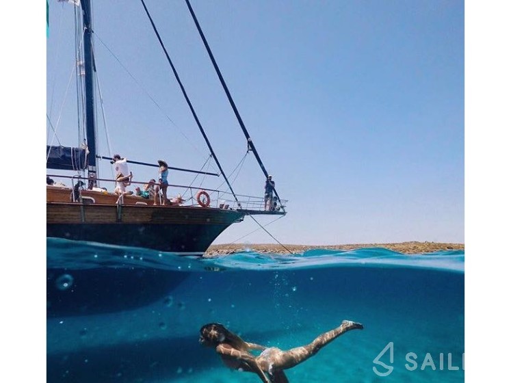 Gulet - Yacht Charter Sailica