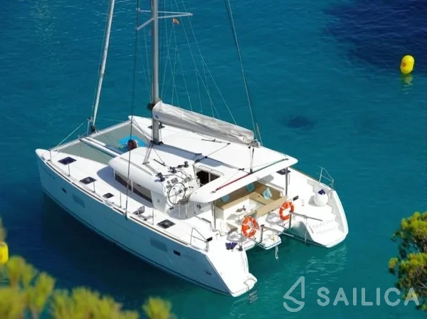 Lagoon 400 S2 - Yacht Charter Sailica