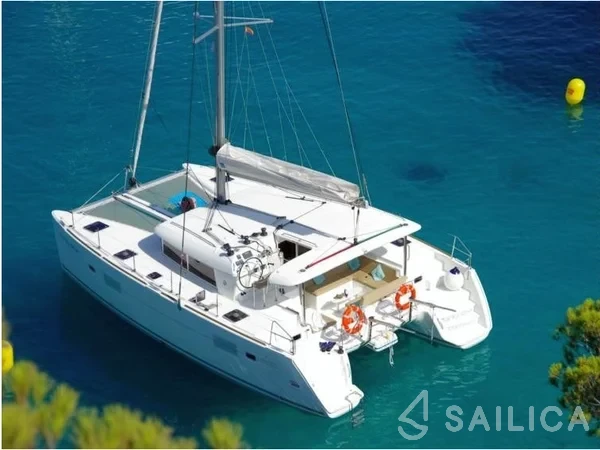 Lagoon 400 S2 - Yacht Charter Sailica