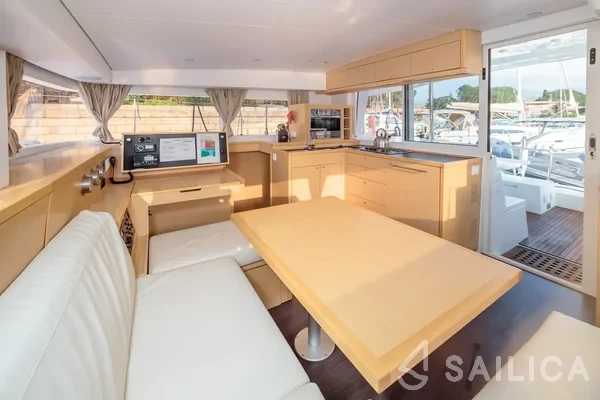Lagoon 400 S2 - Yacht Charter Sailica