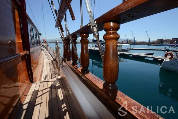 Gulet - Yacht Charter Sailica