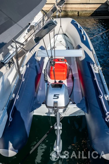 Isla 40 - Yacht Charter Sailica