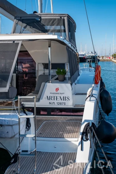 Isla 40 - Yacht Charter Sailica