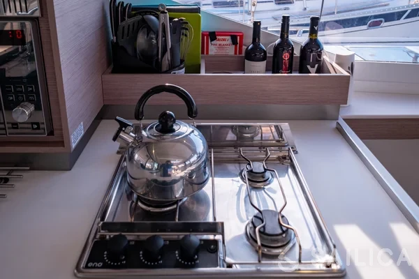 Isla 40 - Yacht Charter Sailica