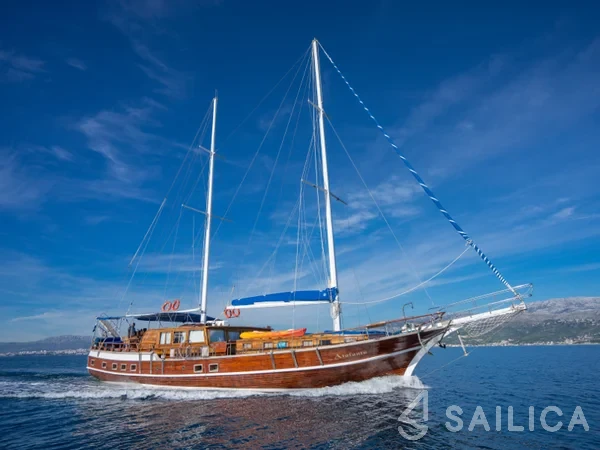 Gulet - Yacht Charter Sailica