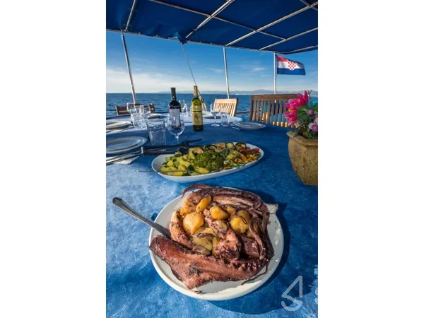 Gulet - Yacht Charter Sailica