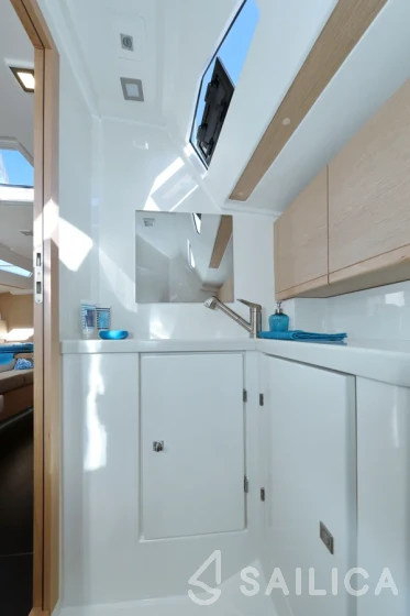 More 40 - Yacht Charter Sailica