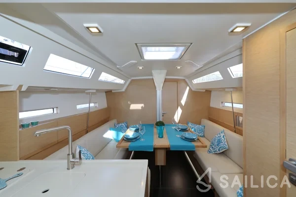 More 40 - Yacht Charter Sailica