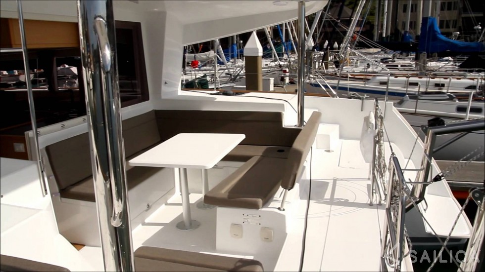 Lagoon 400 S2 - Yacht Charter Sailica