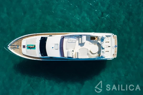 Ferretti 780 - Yacht Charter Sailica