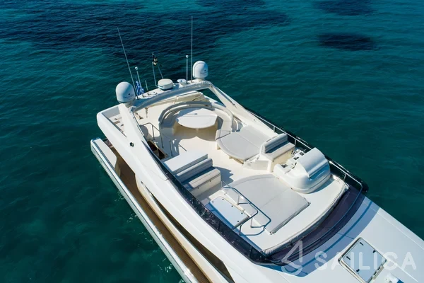 Ferretti 780 - Yacht Charter Sailica