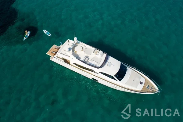 Ferretti 780 - Yacht Charter Sailica