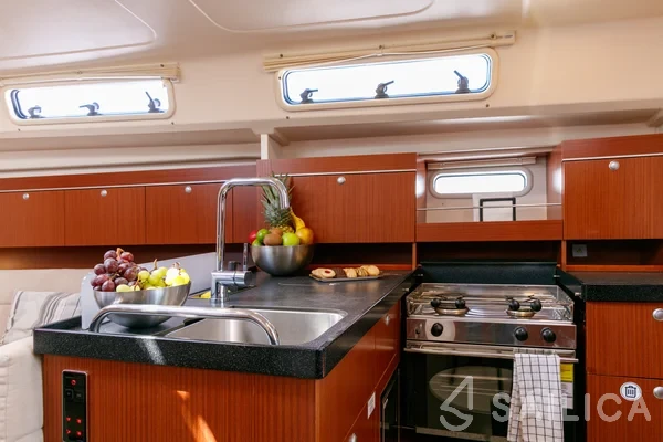 Hanse 415 - Yacht Charter Sailica