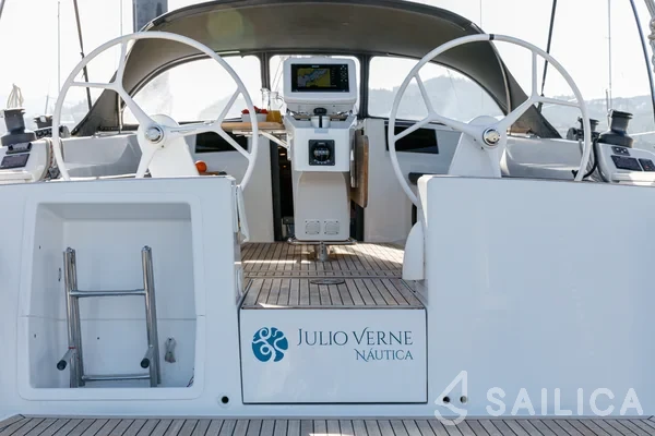 Hanse 415 - Yacht Charter Sailica