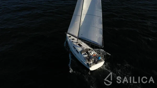 Hanse 415 - Yacht Charter Sailica