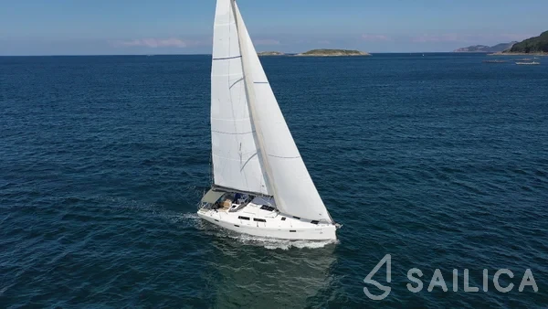 Hanse 415 - Yacht Charter Sailica