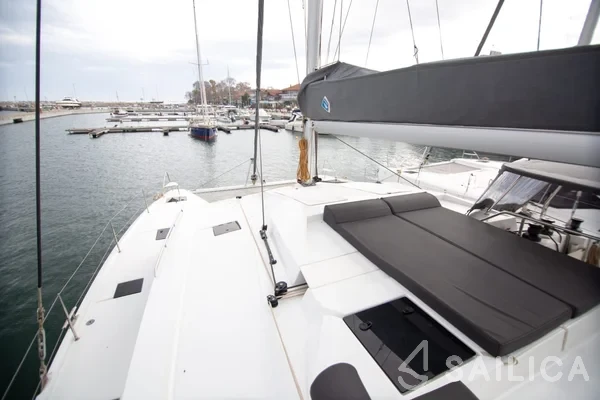 Elba 45 - Yacht Charter Sailica