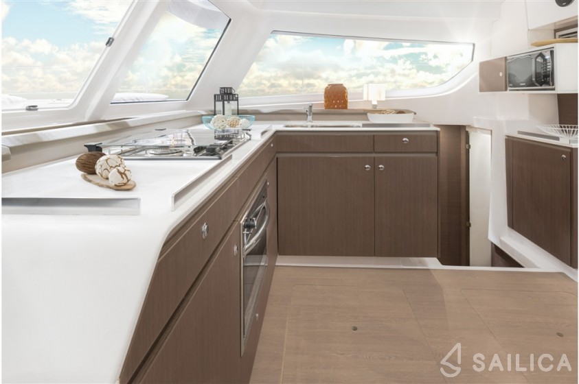 Bali Catspace - Yacht Charter Sailica