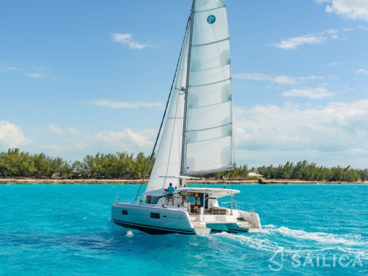 Lagoon 42 - Yacht Charter Sailica